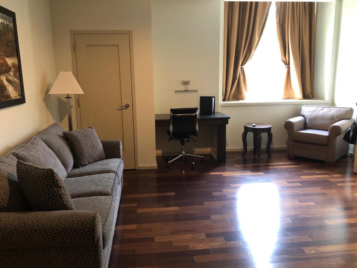 Hotel Grand Eastonian &